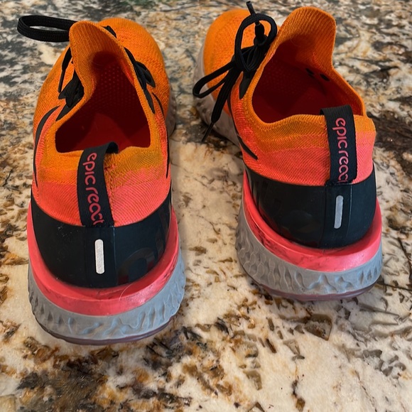 Nike Epic React Flyknit Men’s Running Shoes Copper Flash Size 12 - Picture 3 of 8